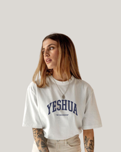 Cargar imagen en el visor de la galería, Polera college "Yeshua"
