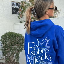 Cargar imagen en el visor de la galería, Poleron Canguro "Fe Sobre el Miedo"