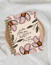 Cargar imagen en el visor de la galería, Planner Anual "Su Amor calma"