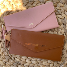 Cargar imagen en el visor de la galería, Billetera “Jesucristo basta”