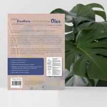 Cargar imagen en el visor de la galería, Biblia "Centrada en Cristo Acuarela"