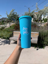 Cargar imagen en el visor de la galería, VASOS TUMBLERS "Jesús nunca falla"