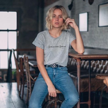 Cargar imagen en el visor de la galería, Polera mujer "Gracia sobre Gracia"