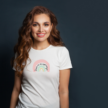 Cargar imagen en el visor de la galería, Polera Mujer "Jesús es mi esperanza arcoiris.”