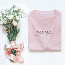 Cargar imagen en el visor de la galería, Polera Mujer "Soy hija de Dios"