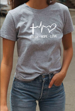 Cargar imagen en el visor de la galería, Polera mujer “Faith - Hope - Love"