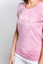 Cargar imagen en el visor de la galería, Polera mujer “Faith - Hope - Love"