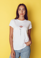 Cargar imagen en el visor de la galería, Polera Mujer "Gracia flor”
