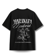 Cargar imagen en el visor de la galería, Polera  Oversize Negro "Maranata, El volvera"
