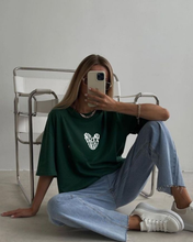 Cargar imagen en el visor de la galería, POLERA " SOY SU HIJA AMADA"
