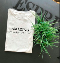 Cargar imagen en el visor de la galería, Polera mujer "Amazing grace"
