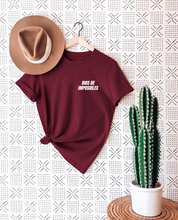 Cargar imagen en el visor de la galería, Polera Unisex "Dios de Imposibles"
