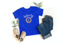 Cargar imagen en el visor de la galería, Polera Kids “Jesús es Rey”
