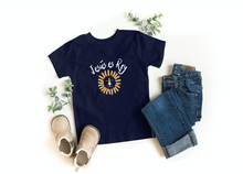 Cargar imagen en el visor de la galería, Polera Kids “Jesús es Rey”
