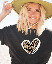 Cargar imagen en el visor de la galería, Polera mujer “Amada"

