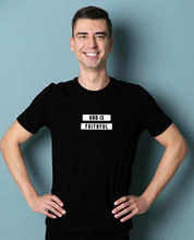 Cargar imagen en el visor de la galería, Polera unisex "God is faithful".

